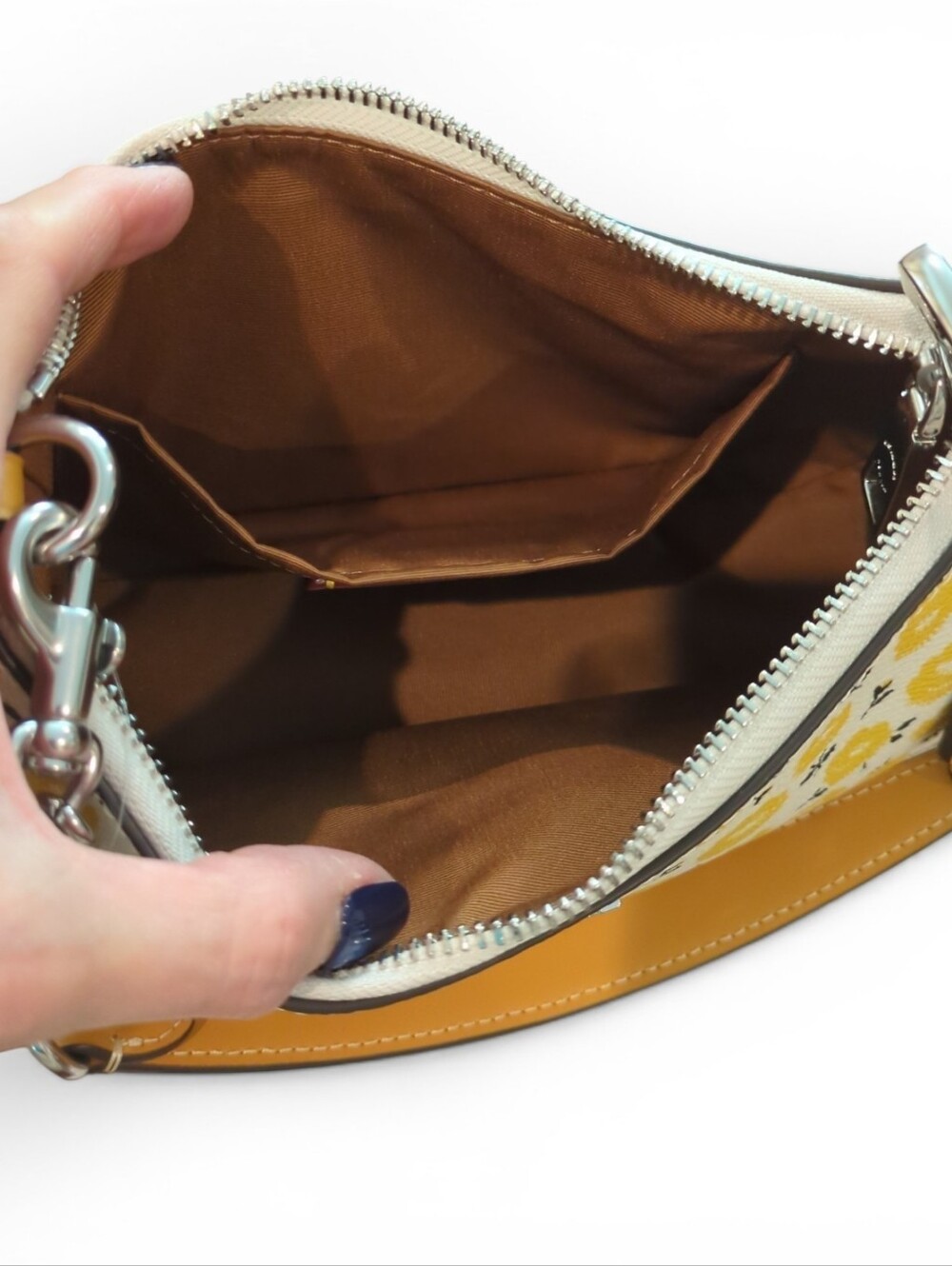 NWT Coach Teri Shoulder Crossbody Bag in Chalk/Buttercup - CB149 - Picture 8 of 8